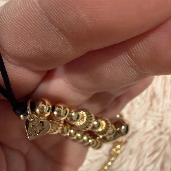 Velvet Caviar Gold Metallic Heart Phone Charm - Picture 9 of 11